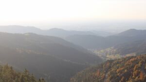Dieses Bild zeigt eine Webcam-Aufnahme vom Achertal, aufgenommen am Samstag, den 18.10.2025 um 17:30 Uhr. Die Temperatur betrug 7.1°C.