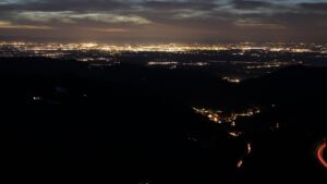 Dieses Bild zeigt eine Webcam-Aufnahme vom Achertal, aufgenommen am Donnerstag, den 15.01.2026 um 18:10 Uhr. Die Temperatur betrug 5.8°C.