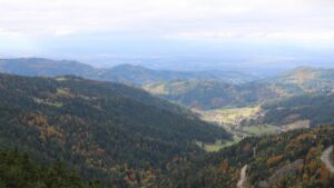Dieses Bild zeigt eine Webcam-Aufnahme vom Achertal, aufgenommen am Mittwoch, den 15.10.2025 um 13:10 Uhr. Die Temperatur betrug 7.8°C.