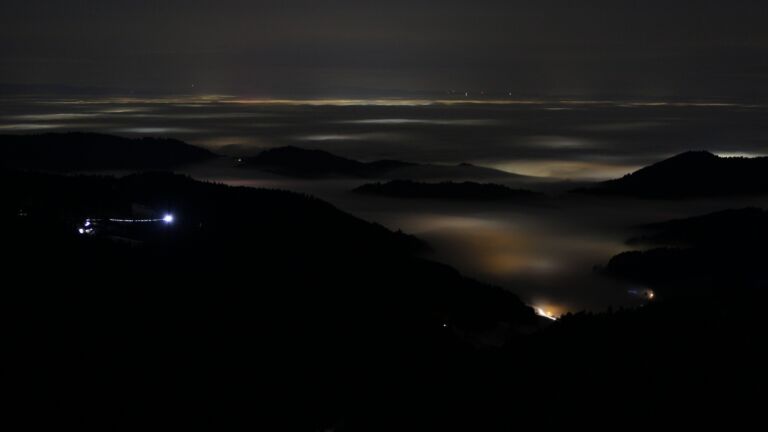 Dieses Bild zeigt eine Webcam-Aufnahme vom Achertal, aufgenommen am Mittwoch, den 21.01.2026 um 06:00 Uhr. Die Temperatur betrug 6.1°C.