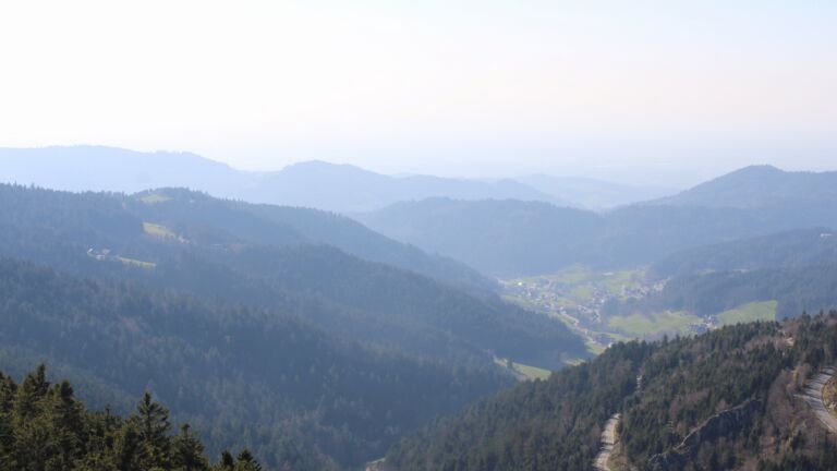 Dieses Bild zeigt eine Webcam-Aufnahme vom Achertal, aufgenommen am Freitag, den 20.03.2026 um 15:40 Uhr. Die Temperatur betrug 10.2°C.