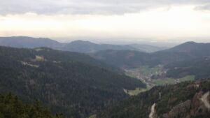 Dieses Bild zeigt eine Webcam-Aufnahme vom Achertal, aufgenommen am Dienstag, den 17.03.2026 um 17:00 Uhr. Die Temperatur betrug 4.2°C.