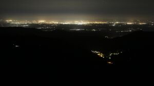 Dieses Bild zeigt eine Webcam-Aufnahme vom Achertal, aufgenommen am Donnerstag, den 18.09.2025 um 01:00 Uhr. Die Temperatur betrug 12.6°C.
