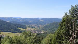 Dieses Bild zeigt eine Webcam-Aufnahme vom Achertal, aufgenommen am Freitag, den 24.07.2026 um 12:30 Uhr. Die Temperatur betrug 22.5°C.