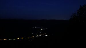 Dieses Bild zeigt eine Webcam-Aufnahme vom Achertal, aufgenommen am Donnerstag, den 18.06.2026 um 03:50 Uhr. Die Temperatur betrug 21.8°C.