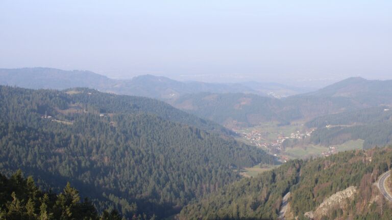 Dieses Bild zeigt eine Webcam-Aufnahme vom Achertal, aufgenommen am Dienstag, den 10.03.2026 um 08:50 Uhr. Die Temperatur betrug 8.7°C.