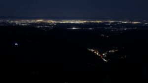 Dieses Bild zeigt eine Webcam-Aufnahme vom Achertal, aufgenommen am Dienstag, den 09.12.2025 um 07:00 Uhr. Die Temperatur betrug 9.9°C.