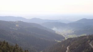 Dieses Bild zeigt eine Webcam-Aufnahme vom Achertal, aufgenommen am Donnerstag, den 09.04.2026 um 18:30 Uhr. Die Temperatur betrug 14.2°C.