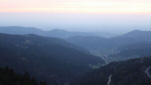 Dieses Bild zeigt eine Webcam-Aufnahme vom Achertal, aufgenommen am Mittwoch, den 15.04.2026 um 20:30 Uhr. Die Temperatur betrug 8°C.