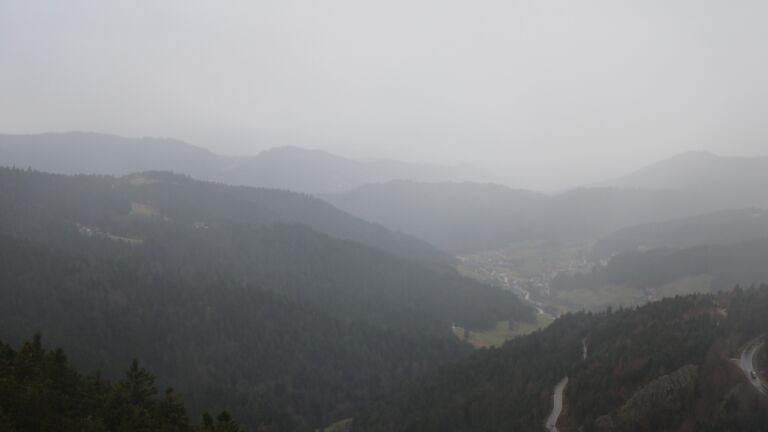 Dieses Bild zeigt eine Webcam-Aufnahme vom Achertal, aufgenommen am Samstag, den 06.12.2025 um 09:50 Uhr. Die Temperatur betrug 2.3°C.