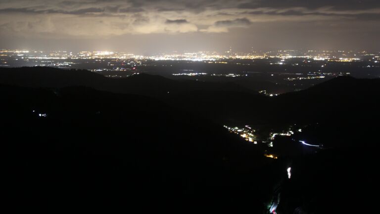 Dieses Bild zeigt eine Webcam-Aufnahme vom Achertal, aufgenommen am Montag, den 15.09.2025 um 22:30 Uhr. Die Temperatur betrug 10.1°C.