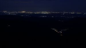 Dieses Bild zeigt eine Webcam-Aufnahme vom Achertal, aufgenommen am Samstag, den 18.04.2026 um 05:30 Uhr. Die Temperatur betrug 12.1°C.