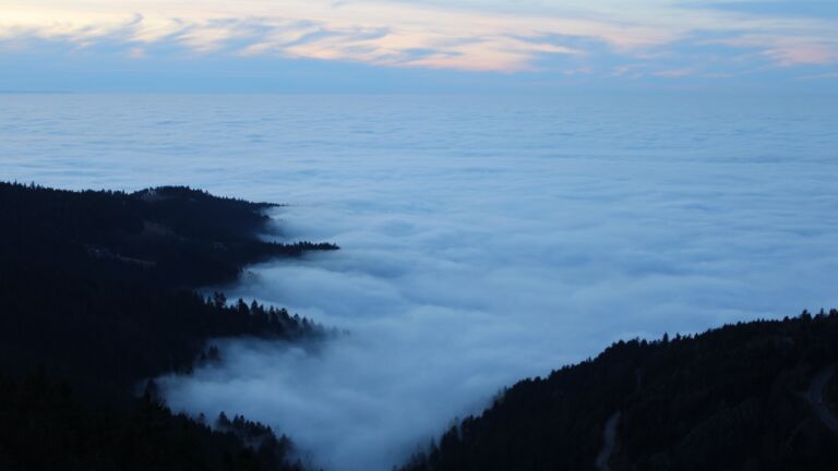 Dieses Bild zeigt eine Webcam-Aufnahme vom Achertal, aufgenommen am Montag, den 22.12.2025 um 16:40 Uhr. Die Temperatur betrug 6.6°C.