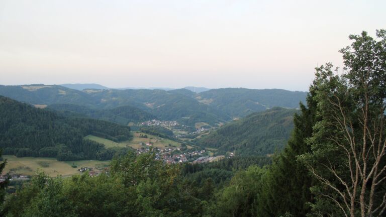 Dieses Bild zeigt eine Webcam-Aufnahme vom Achertal, aufgenommen am Montag, den 10.08.2026 um 06:30 Uhr. Die Temperatur betrug 22.8°C.