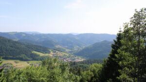 Dieses Bild zeigt eine Webcam-Aufnahme vom Achertal, aufgenommen am Samstag, den 30.05.2026 um 18:00 Uhr. Die Temperatur betrug 32°C.
