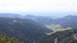 Dieses Bild zeigt eine Webcam-Aufnahme vom Achertal, aufgenommen am Donnerstag, den 16.04.2026 um 15:30 Uhr. Die Temperatur betrug 13.1°C.