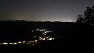 Dieses Bild zeigt eine Webcam-Aufnahme vom Achertal, aufgenommen am Dienstag, den 13.10.2026 um 03:00 Uhr. Die Temperatur betrug 11.1°C.