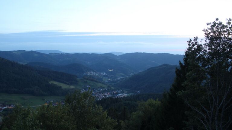 Dieses Bild zeigt eine Webcam-Aufnahme vom Achertal, aufgenommen am Donnerstag, den 24.09.2026 um 19:40 Uhr. Die Temperatur betrug 13.4°C.