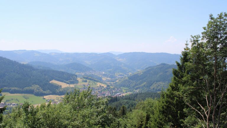 Dieses Bild zeigt eine Webcam-Aufnahme vom Achertal, aufgenommen am Montag, den 22.06.2026 um 13:40 Uhr. Die Temperatur betrug 31.4°C.