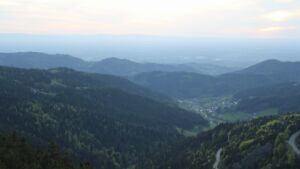 Dieses Bild zeigt eine Webcam-Aufnahme vom Achertal, aufgenommen am Montag, den 27.04.2026 um 20:20 Uhr. Die Temperatur betrug 11.4°C.