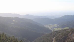 Dieses Bild zeigt eine Webcam-Aufnahme vom Achertal, aufgenommen am Donnerstag, den 12.03.2026 um 16:40 Uhr. Die Temperatur betrug 6.8°C.