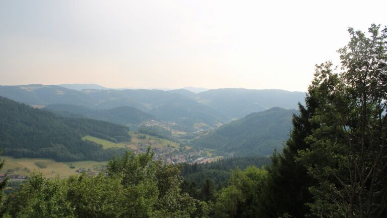 Dieses Bild zeigt eine Webcam-Aufnahme vom Achertal, aufgenommen am Donnerstag, den 30.07.2026 um 18:10 Uhr. Die Temperatur betrug 25°C.