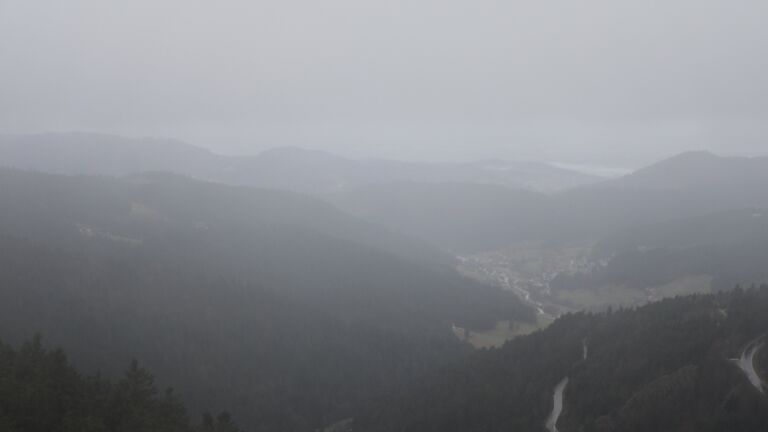 Dieses Bild zeigt eine Webcam-Aufnahme vom Achertal, aufgenommen am Sonntag, den 30.11.2025 um 08:40 Uhr. Die Temperatur betrug 4.3°C.