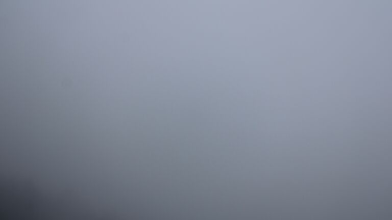 Dieses Bild zeigt eine Webcam-Aufnahme vom Achertal, aufgenommen am Freitag, den 24.10.2025 um 09:20 Uhr. Die Temperatur betrug 0.5°C.