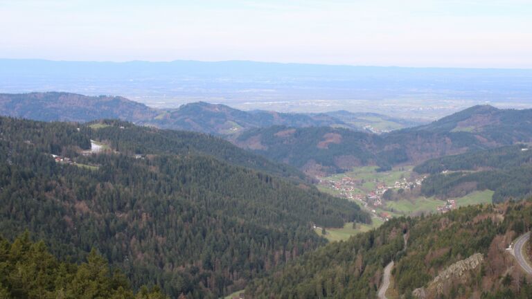 Dieses Bild zeigt eine Webcam-Aufnahme vom Achertal, aufgenommen am Sonntag, den 05.04.2026 um 09:20 Uhr. Die Temperatur betrug 10.3°C.