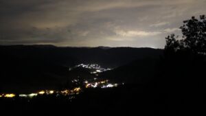 Dieses Bild zeigt eine Webcam-Aufnahme vom Achertal, aufgenommen am Freitag, den 21.08.2026 um 02:30 Uhr. Die Temperatur betrug 16.1°C.
