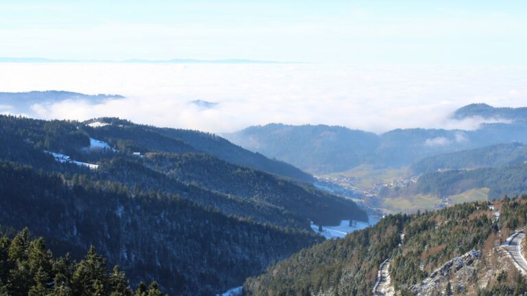 Dieses Bild zeigt eine Webcam-Aufnahme vom Achertal, aufgenommen am Samstag, den 22.11.2025 um 13:20 Uhr. Die Temperatur betrug -1.2°C.