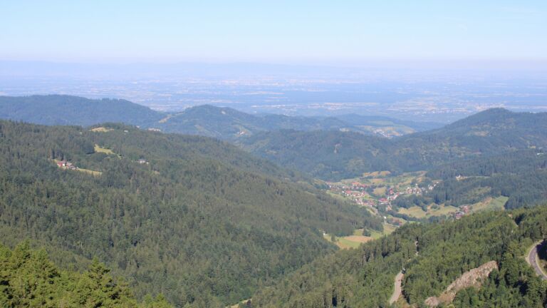 Dieses Bild zeigt eine Webcam-Aufnahme vom Achertal, aufgenommen am Sonntag, den 29.06.2025 um 09:10 Uhr. Die Temperatur betrug 25.6°C.