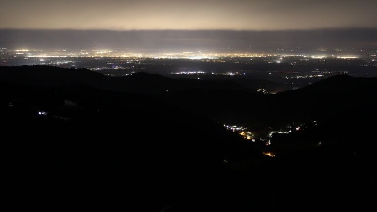 Dieses Bild zeigt eine Webcam-Aufnahme vom Achertal, aufgenommen am Samstag, den 17.01.2026 um 03:00 Uhr. Die Temperatur betrug 7.8°C.