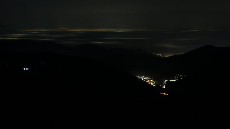 Dieses Bild zeigt eine Webcam-Aufnahme vom Achertal, aufgenommen am Donnerstag, den 22.01.2026 um 04:00 Uhr. Die Temperatur betrug 3.1°C.