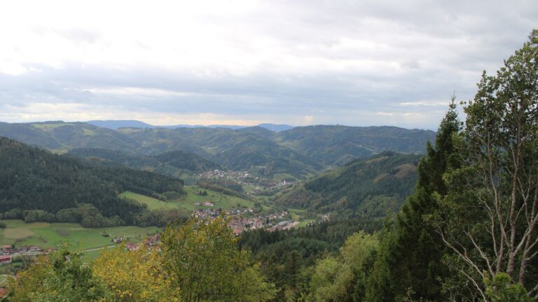 Dieses Bild zeigt eine Webcam-Aufnahme vom Achertal, aufgenommen am Freitag, den 23.10.2026 um 16:30 Uhr. Die Temperatur betrug 10.2°C.
