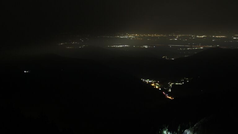 Dieses Bild zeigt eine Webcam-Aufnahme vom Achertal, aufgenommen am Mittwoch, den 11.03.2026 um 04:50 Uhr. Die Temperatur betrug 4.8°C.