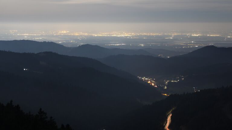 Dieses Bild zeigt eine Webcam-Aufnahme vom Achertal, aufgenommen am Mittwoch, den 04.03.2026 um 05:20 Uhr. Die Temperatur betrug 3.8°C.