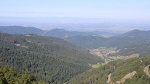 Dieses Bild zeigt eine Webcam-Aufnahme vom Achertal, aufgenommen am Dienstag, den 26.08.2025 um 09:30 Uhr. Die Temperatur betrug 16.4°C.