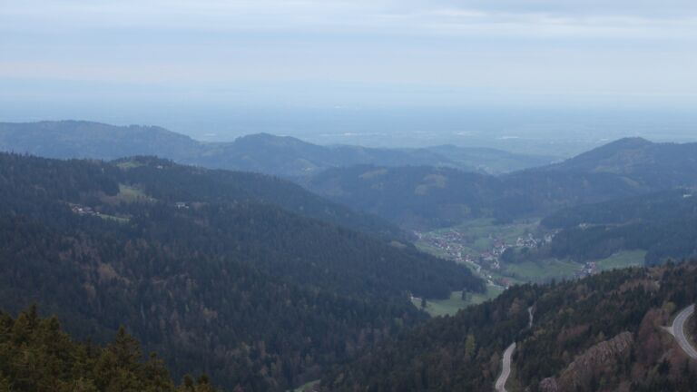 Dieses Bild zeigt eine Webcam-Aufnahme vom Achertal, aufgenommen am Donnerstag, den 16.04.2026 um 06:40 Uhr. Die Temperatur betrug 7°C.