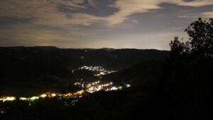 Dieses Bild zeigt eine Webcam-Aufnahme vom Achertal, aufgenommen am Samstag, den 12.09.2026 um 22:30 Uhr. Die Temperatur betrug 17.3°C.