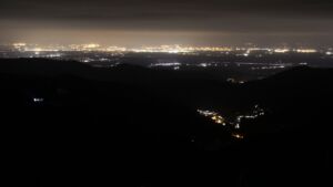 Dieses Bild zeigt eine Webcam-Aufnahme vom Achertal, aufgenommen am Donnerstag, den 15.01.2026 um 04:30 Uhr. Die Temperatur betrug 3.8°C.