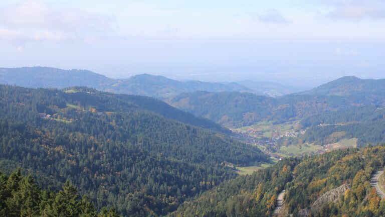Dieses Bild zeigt eine Webcam-Aufnahme vom Achertal, aufgenommen am Freitag, den 10.10.2025 um 12:40 Uhr. Die Temperatur betrug 10.3°C.