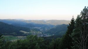 Dieses Bild zeigt eine Webcam-Aufnahme vom Achertal, aufgenommen am Donnerstag, den 25.06.2026 um 06:10 Uhr. Die Temperatur betrug 25.4°C.