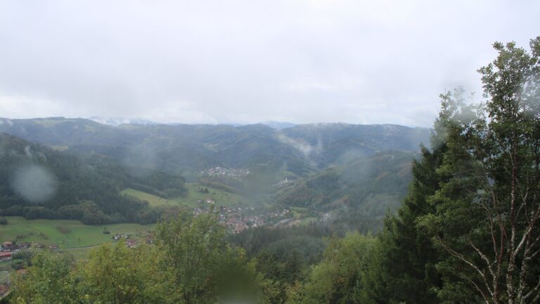 Dieses Bild zeigt eine Webcam-Aufnahme vom Achertal, aufgenommen am Samstag, den 10.10.2026 um 12:20 Uhr. Die Temperatur betrug 8.2°C.