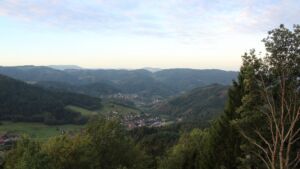 Dieses Bild zeigt eine Webcam-Aufnahme vom Achertal, aufgenommen am Dienstag, den 22.09.2026 um 07:50 Uhr. Die Temperatur betrug 10.3°C.