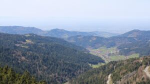 Dieses Bild zeigt eine Webcam-Aufnahme vom Achertal, aufgenommen am Samstag, den 11.04.2026 um 13:40 Uhr. Die Temperatur betrug 16.9°C.