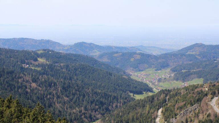 Dieses Bild zeigt eine Webcam-Aufnahme vom Achertal, aufgenommen am Samstag, den 11.04.2026 um 13:40 Uhr. Die Temperatur betrug 16.9°C.