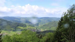 Dieses Bild zeigt eine Webcam-Aufnahme vom Achertal, aufgenommen am Dienstag, den 12.05.2026 um 10:20 Uhr. Die Temperatur betrug 2.8°C.