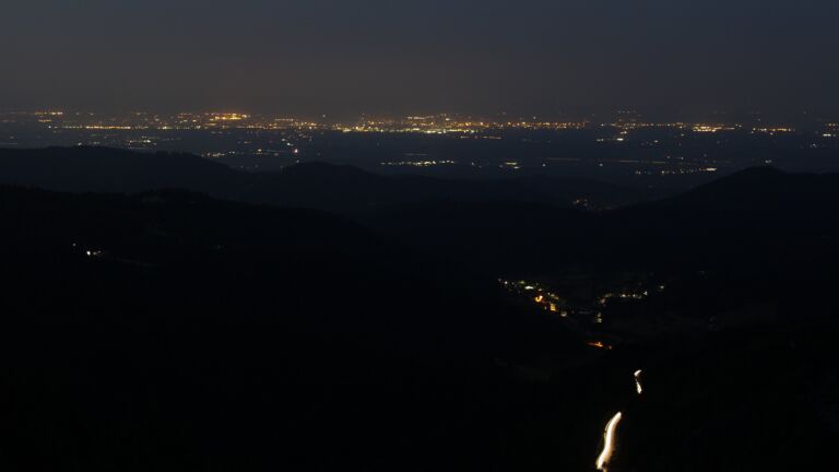 Dieses Bild zeigt eine Webcam-Aufnahme vom Achertal, aufgenommen am Montag, den 11.08.2025 um 05:10 Uhr. Die Temperatur betrug 15.8°C.