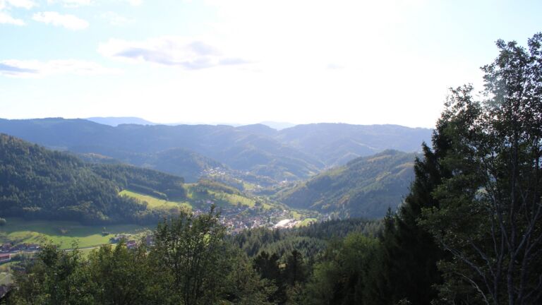 Dieses Bild zeigt eine Webcam-Aufnahme vom Achertal, aufgenommen am Montag, den 12.10.2026 um 16:10 Uhr. Die Temperatur betrug 14.3°C.
